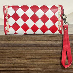 Portefeuille long en cuir travaillé à carreaux rouges et blancs tendance pour femme, porte-cartes et porte-billets en cuir de style western avec dragonne, pochette à main - Product Image 5