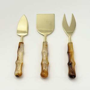 Juego de Cuchillos para Queso y Untador de Mantequilla para Desayuno, Novedad, Utensilios de Acero Inoxidable Dorado con Mango de Resina - Product Image 1