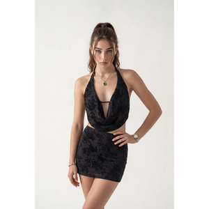 Ensemble coordonné Midnight Floral Devore Halter & Mini Skirt en velours noir et rose brûlé, col drapé - Product Image 1