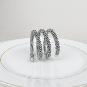 Anneaux de serviette décoratifs haut de gamme pour serviettes en tissu, accessoires de table de luxe pour mariages et fêtes - Product Image 2