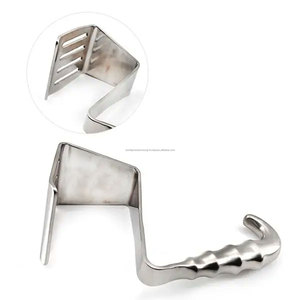 ชุดเครื่องมือผ่าตัดแบบใช้ซ้ำได้ Davidson Scapula Retractor ทำจากเหล็กกล้าไร้สนิมสำหรับศัลยกรรมกระดูกและข้อ บริเวณอก  พร้อมใบมีดแบบมีรูเจาะและตะขอเกี่ยว - Product Image 1