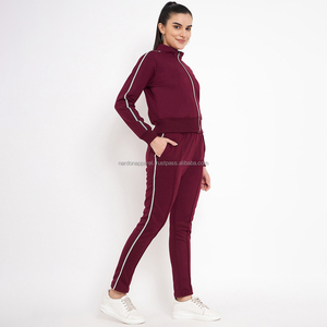 Nardon Apparel Distress Patch Rhinestone Survêtement 2pc Pantalon de survêtement évasé et sweat à capuche Acid Wash Cropped 2 Piece Set pour les femmes - Product Image 4