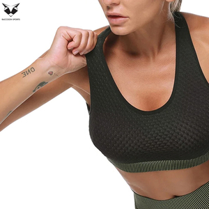 Conjunto Deportivo de Dos Piezas para Mujer: Leggings de Gimnasio de Alta Elasticidad con Cintura Acanalada y Sujetador Deportivo Texturizado para Yoga y Entrenamiento - Product Image 6