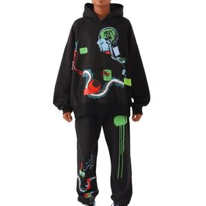 Conjunto Deportivo Unisex de Talla Grande, Estilo Invernal, Pantalones Deportivos 3D con Bordes Crudos Personalizados, Sudadera con Capucha, Diseño Urbano Estampado - Product Image 1