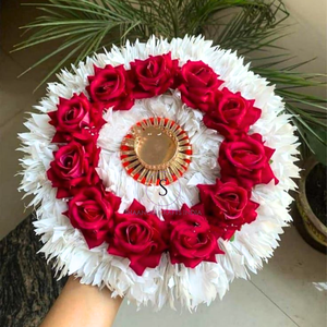 Porte-bougie artisanal en travail de fil de métal (Gota) avec roses et jasmin artificiels pour la décoration festive de Diwali, mariages et maison - Product Image 5