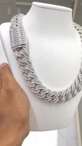 Chaîne cubaine en moissanite de qualité supérieure, personnalisable, pour bijoux cadeaux et usage quotidien, disponible à prix abordable - Product Image 3