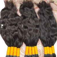 Jumlah besar 26 inci 100% bahan baku Remy India Virgin warna hitam alami bergelombang gaya kimia bebas jumlah besar rambut asli