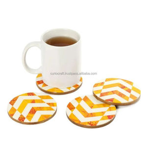 Ensemble de sous-verres carrés en bois écologiques de luxe moderne, motif chevron jaune et blanc, résistants à la chaleur, pour café et repas - Product Image 2