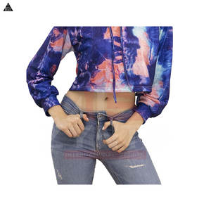 Haut court à capuche tendance pour femme, coupe décontractée, en coton mélangé, imprimé numérique, style streetwear basique pour l'hiver - Product Image 4