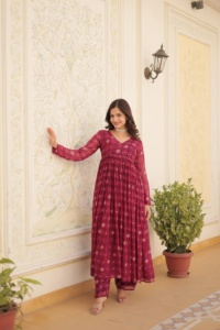 New Fatema Fashion Designer Women's <b>Indian</b> Traditional Wear Kurta/Kurti Rayon Faux Georgette Fancy Dupatta Set Foil Print - Product Image 6