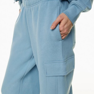 Pantalon cargo en polaire bleu clair pour femme, taille mi-haute, coupe ample, longueur intégrale, couleur unie, décontracté, idéal pour le printemps, avec poches – Meilleures ventes - Product Image 3