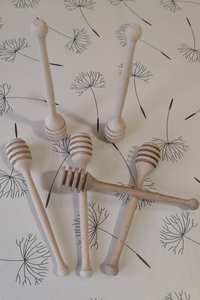 Natural Wooden Honey Drizzler <b>Spoon</b> for Kitchen Use - Product Image 3