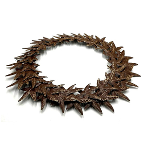 Guirnalda rústica de metal bronce con hojas puntiagudas en capas y texturas martilladas, elegante arte botánico para pared para tu hogar - Product Image 3