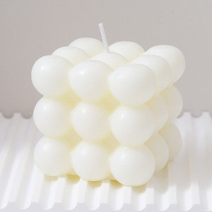 Bougie aromathérapeutique Rubik's Cube, bougie décorative en cire de soja faite à la main, bougie parfumée Rubik's Cube créative pour la décoration de la maison - Product Image 1