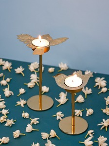 Candelabro de Cinco Brazos Warm Presence, Portavelas de Metal Plateado de 10.6 Pulgadas, Decoración Duradera para el Hogar, Uso en Bodas - Product Image 5