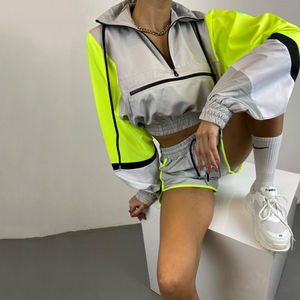 Survêtement coupe-vent personnalisé en pongé avec doublure en maille zippée et impression réfléchissante, idéal pour l'échauffement en salle de sport - Product Image 3