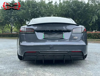 Kit carrosserie style V en carbone sec pour Tesla Model S : Lame de pare-chocs avant, jupes latérales, diffuseur arrière, garde-boue, capot et aileron arrière