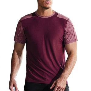 T-shirts personnalisés pour hommes en polyester très demandés, tissu respirant et absorbant l'humidité, à bas prix. - Product Image 4