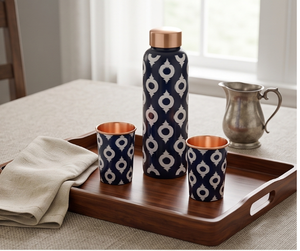Botella de Cobre de Alta Calidad con Diseño Moderno y Patrón Impreso en Blanco y Azul Marino, Botella de Agua Resistente para Gimnasio, Oficina y Actividades al Aire Libre - Product Image 4