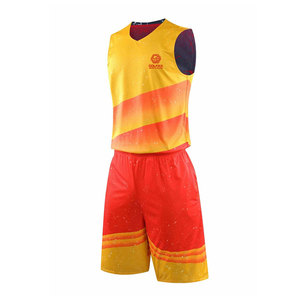 Uniforme de basket-ball pour hommes respirant en polyester 100% fabriqué au Pakistan, design personnalisé, prix bas - Product Image 3