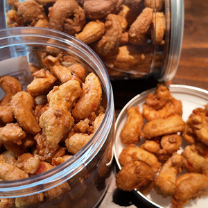 Fabricant de noix de cajou d'Afrique W320, grillées, aromatisées à l'ail et au piment, 100% naturelles, certifiées USDA/BRC/Halal, emballage sous vide/en conserve, OEM/ODM - Product Image 1