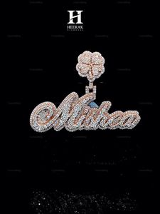Pendentif personnalisé avec nom en or rose 14 carats, diamant de laboratoire VVS, plaque nominative cursive, trèfle à quatre feuilles, pendentif hip-hop, bijoux - Product Image 1