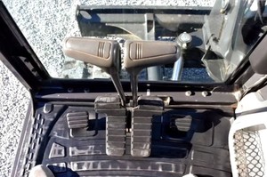 Excavatrice E85 d'occasion pour les installations utilitaires et le développement de terrains - Product Image 6