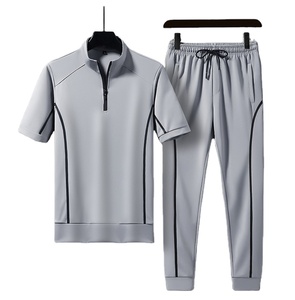 Offre Spéciale à demi-manches OEM Logo personnalisé hommes Polyester demi fermeture éclair vêtements de sport homme vêtements d'entraînement Streetwear survêtement - Product Image 1