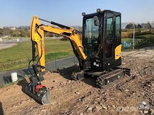 Excavadora de cadenas usada robusta de 3000 kg con pala dozer frontal y cucharón hidráulico reforzado para nivelación en construcción - Product Image 3