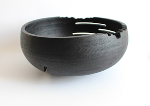 Moderna Bandeja de Entrada Minimalista de Madera Negra Quemada con Detalle Tallado a Mano y Ranuras, Adorno de Mesa de Lujo Resistente al Calor - Product Image 6