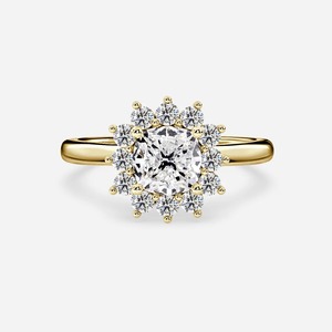 Anillo de compromiso de oro amarillo con halo floral y diamante de laboratorio de corte cojín de 2 quilates - Product Image 1