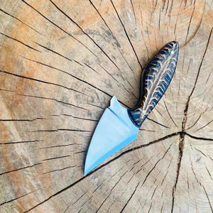 Couteau à dépecer artisanal en acier à haute teneur en carbone, couteau à lame fixe pour le camping et le bushcraft avec étui en cuir fin, couteaux en acier personnalisés - Product Image 3