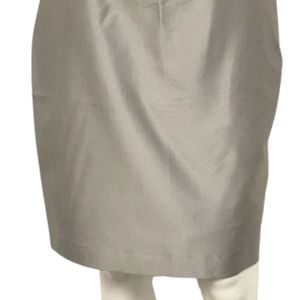 Jupe crayon Silver Star gris argenté pour femme, coupe ajustée, longueur genou, idéale pour le bureau, tenue professionnelle et formelle, vêtement de sororité - Product Image 3