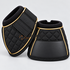 Botas ligeras para caballos que ofrecen un uso cómodo, cierre duradero y protección práctica para los pezuñas durante el entrenamiento. - Product Image 1