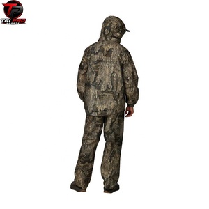 Veste de chasse et de camping haut de gamme à capuche, en softshell respirant, imperméable, coupe-vent, légère et performante - Product Image 3
