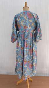 Vestido midi de algodón con estampado floral a mano - Cuello en V estilo bohemio - Product Image 5