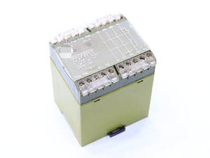 Controlador de Relé de Seguridad Plc PZE7 24VDC 474010 - Product Image 1