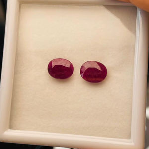 Par de rubíes naturales de corte ovalado de 11.65 quilates, sin calentar ni tratar, calidad AAA con un brillo excelente y un color agradable a un precio económico. - Product Image 3