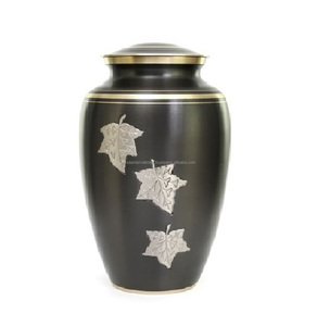 Urnes funéraires pour adultes en laiton de haute qualité et classiques avec de belles urnes funéraires en métal fini étain gravées pour cendres humaines - Product Image 4