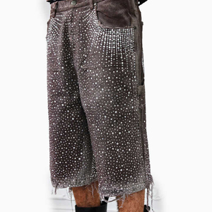 Pantalones cortos de mezclilla casuales para hombre, de cintura media, desgastados, estilo vintage, holgados, lavado claro, con dobladillo sin rematar, con pedrería, de lona de algodón tipo duck - Product Image 3