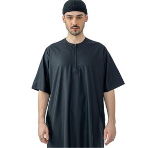 Vêtements islamiques à manches courtes pour l'été Thobe pour hommes Jubba Nouvelle arrivée Thobe pour hommes personnalisé Vente à chaud islamique Jubba pour hommes - Product Image 1