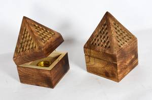 Boîte à encens pyramidal en bambou faite à la main, décoration religieuse pour la maison - Product Image 5