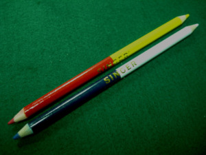 Crayon de marquage pour couture AA0119 |   Crayons de marquage Singer pour la couture, rouge, jaune, bleu, en bois, durables pour la couture à la machine - Product Image 2