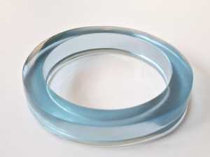 Bracelet en résine crème ondulée, produits personnalisés sculptés sur mesure, bijoux artisanaux MS du Uttar Pradesh - Product Image 4