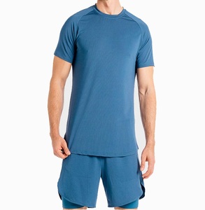 T-shirt homme à prix bas, coupe classique, mélange coton/polyester, doux, respirant, anti-plis, séchage rapide, écologique, manches courtes, col rond - Product Image 1