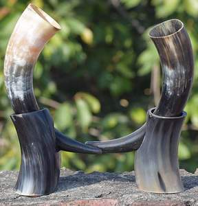 Cuerno para Beber Vikingo Medieval Ecológico de la Mejor Calidad, Tallado con Motivos Animales, Material Orgánico, Artesanía Natural, Exportador Indio HANNAN - Product Image 1