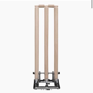 ไม้คริกเก็ต Mannu Sports Spring Iron Base พร้อมสตั๊ม 3 อัน บีล 2 อัน ฐาน 1 อัน  โลโก้ของคุณเอง ความหนา 13-16 มม. น้ำหนัก 2.8 ปอนด์ - Product Image 2