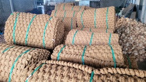 TENDANCES ACTUELLES Tapis en fibre de coco biodégradable fabriqué à la machine pour la protection des bases routières, anti-érosion, couverture du sol et protection des pentes - Product Image 4