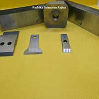 Lame de pelletiseur en acier inoxydable de qualité supérieure, fabricant Radhika Enterprise International, machine à travailler le bois, garantie de 6 mois