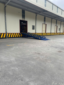 Rampe de chargement mobile robuste Naltako de 6 tonnes pour entrepôt, chariot élévateur, quai de conteneurs, capacité de 6t, rampe de chantier ISO9001 - Product Image 2